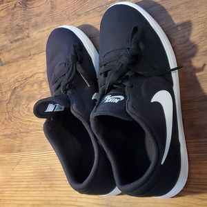 Nike SB (6.5 youth)